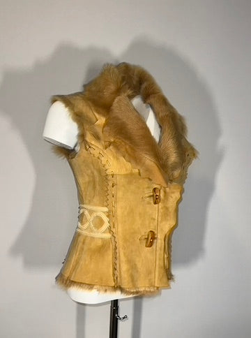 Elegant Shearling Fur Waistcoat with Suede Detailing