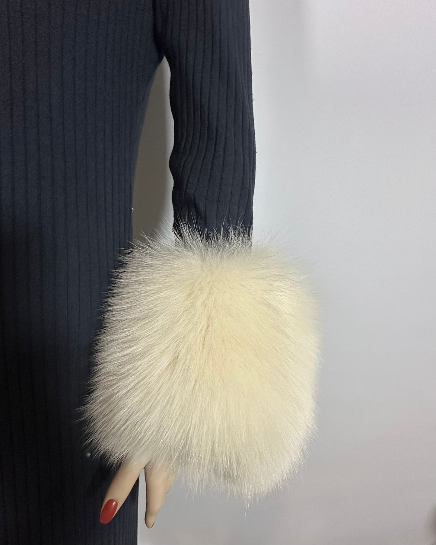 XL 2024 White Fox Cuffs